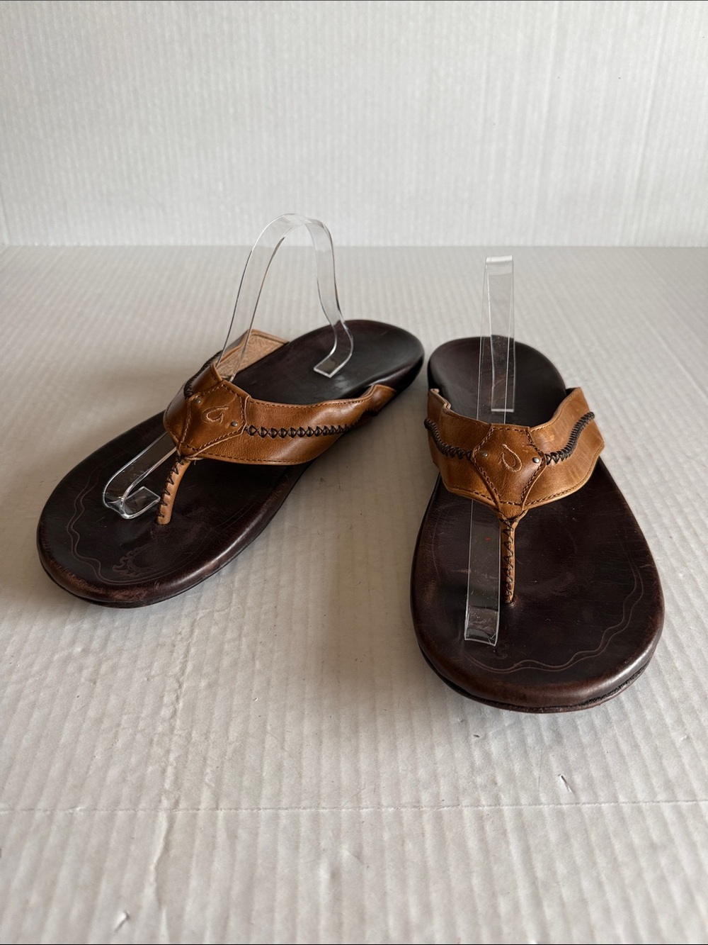 Olukai Men’s Mea Ola Leather Flip Flop Sandals